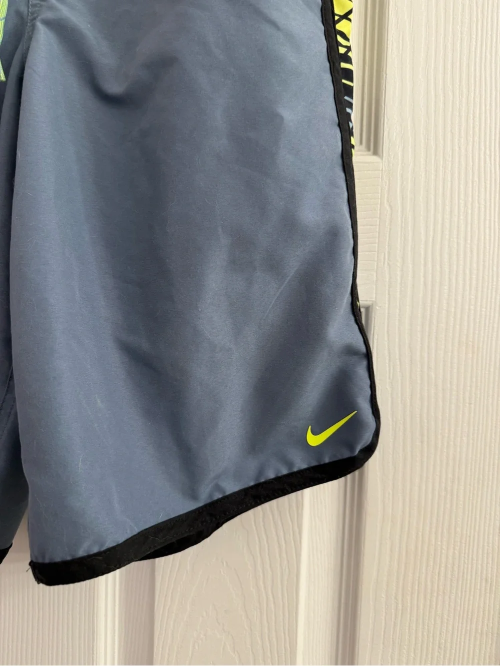 Nike Boys Gray Swimming Trunks Swimsuit Drawstring Size Small